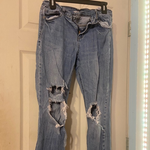 old navy ripped blue jeans, size 6 - Picture 1 of 2